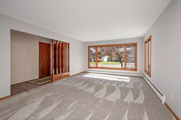 Crystal, MN 55422,3933 Douglas DR N