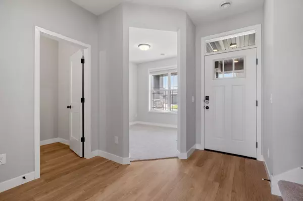 Victoria, MN 55318,5395 Robinwood CT