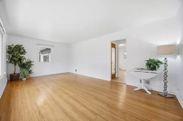 Fargo, ND 58103,1425 11th ST S