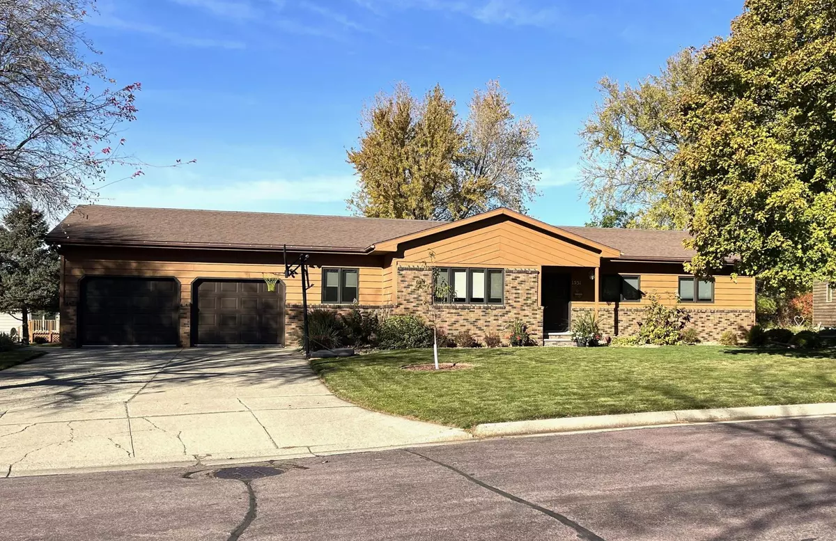 Fairmont, MN 56031,1531 Meadowlark LN