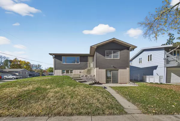 2118 21st ST NW, Rochester, MN 55901