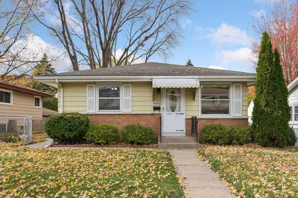 4206 2nd ST NE, Columbia Heights, MN 55421