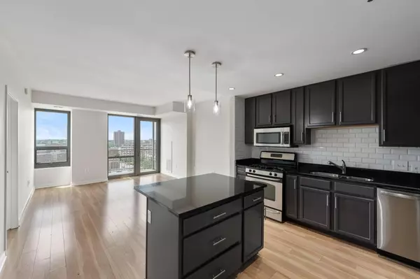 929 Portland Ave #907, Minneapolis, MN 55404