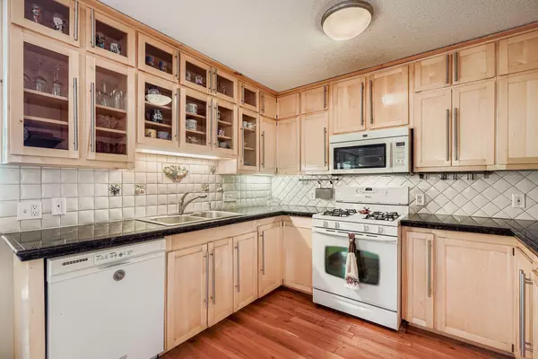 7616 Landau DR, Bloomington, MN 55438