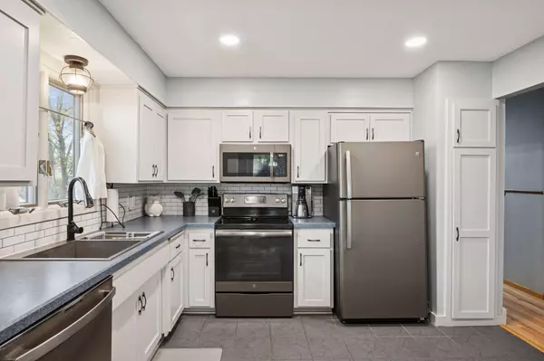 Vadnais Heights, MN 55127,4384 Oakhurst AVE