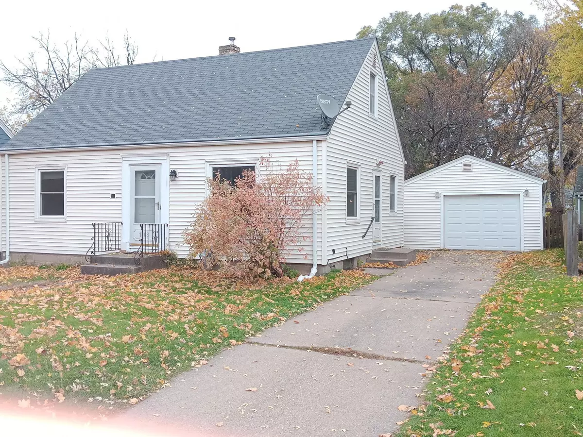 West Saint Paul, MN 55118,1108 Oakdale AVE