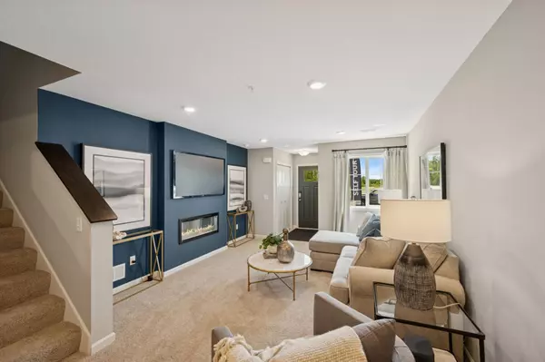 Montrose, MN 55363,2002 Apple LN