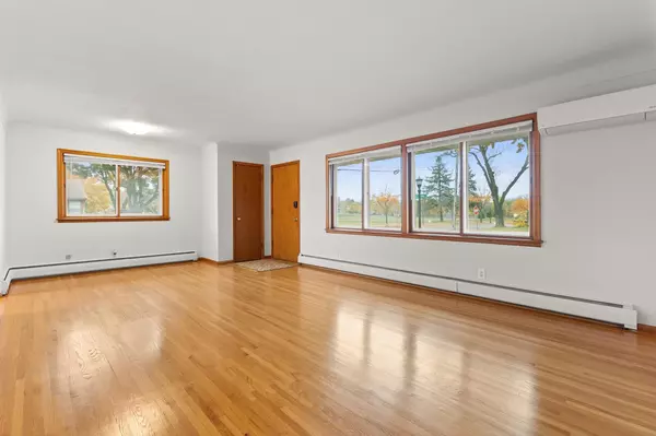 Saint Paul, MN 55106,1595 Cottage AVE E