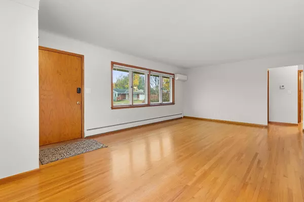 Saint Paul, MN 55106,1595 Cottage AVE E