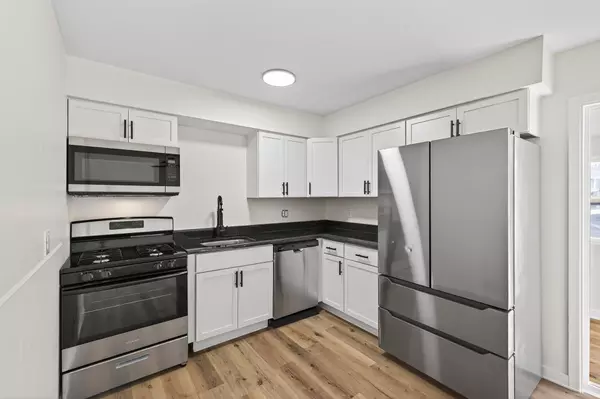 Robbinsdale, MN 55422,4329 Lakeland AVE N