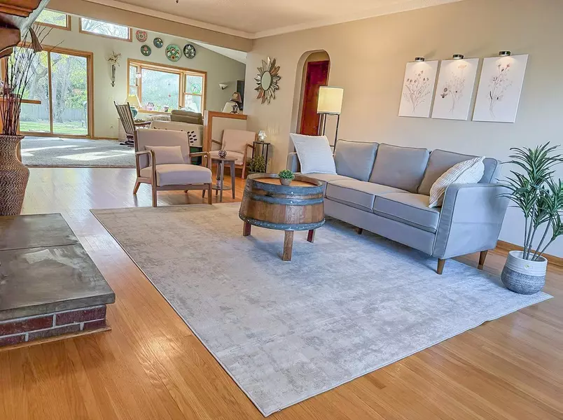 1340 69th AVE NE, Fridley, MN 55432