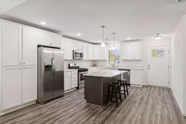 Rockford, MN 55373,4005 Iris CT