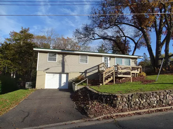 812 11th AVE E, Durand, WI 54736