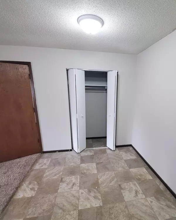 Bird Island, MN 55310,725 S 9th ST ##6