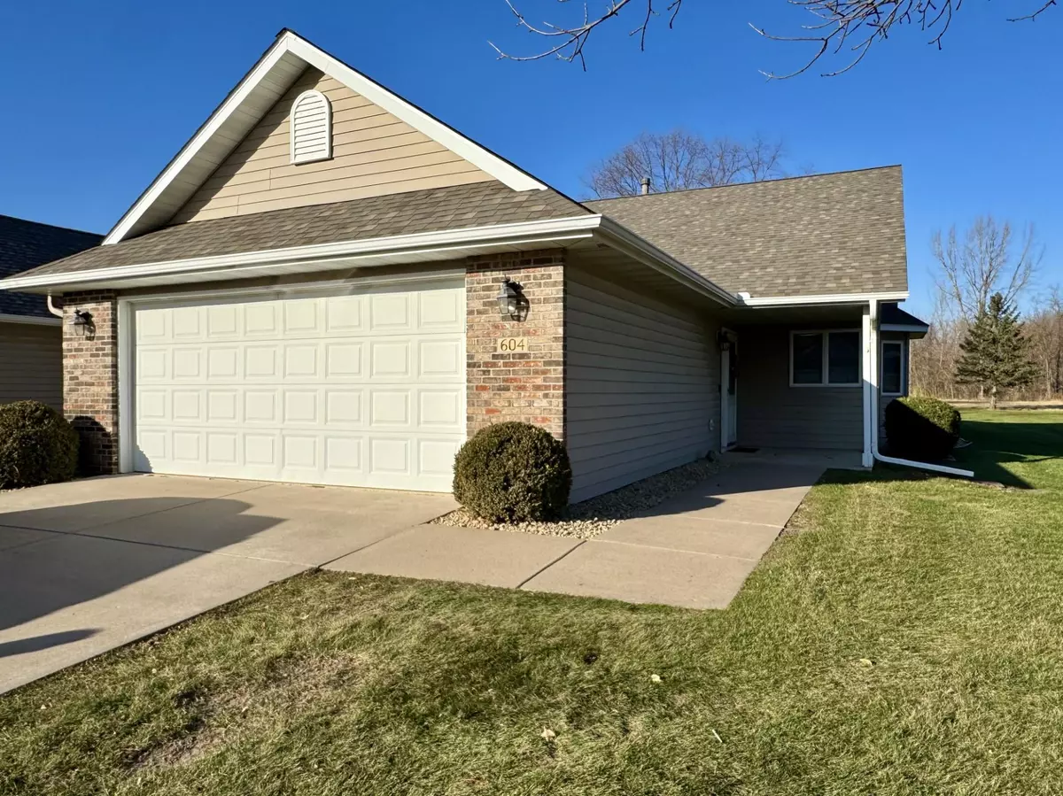 Red Wing, MN 55066,604 Cherrywood CT