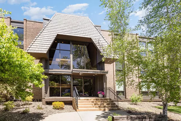 Edina, MN 55436,6085 Lincoln DR #220