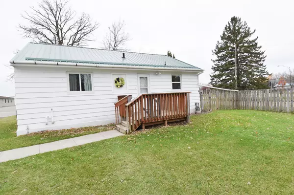 Thief River Falls, MN 56701,1523 1st ST E