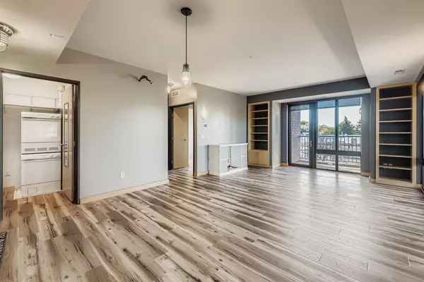 Minneapolis, MN 55404,10 E 26th ST #200