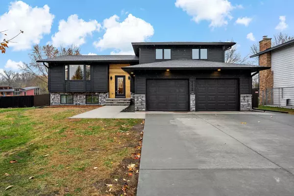 8028 Morgan CIR N, Brooklyn Park, MN 55444