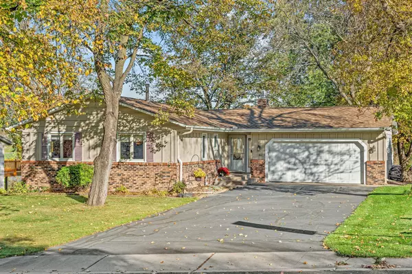 Maple Grove, MN 55311,7720 Niagara LN N