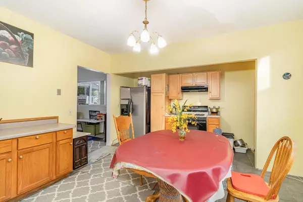 Saint Paul, MN 55103,328 Edmund AVE