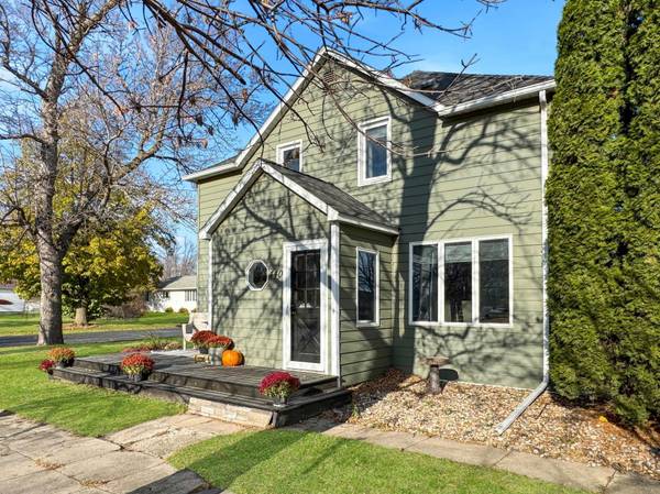 440 1st ST N, Lake Wilson, MN 56151