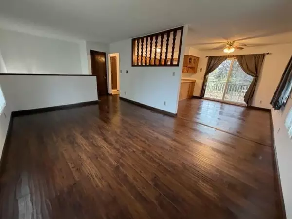 Litchfield, MN 55355,607 W 4th ST