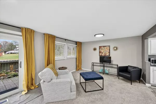 Eden Prairie, MN 55347,8928 Neill Lake RD #104