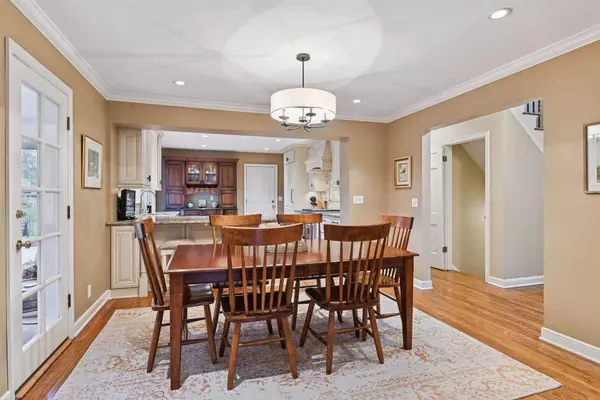 Edina, MN 55435,6816 Creston RD