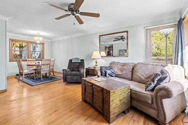 Roseville, MN 55113,2869 Victoria ST N