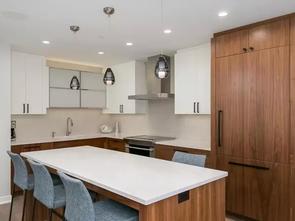 Minneapolis, MN 55403,1201 Yale PL #1107