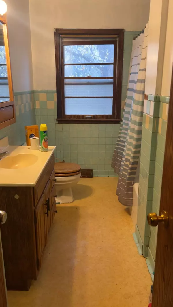 Saint Paul, MN 55106,1444 Ames AVE E