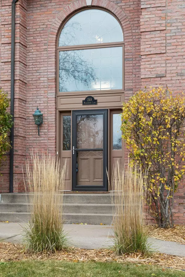 Vadnais Heights, MN 55127,248 Meadowood LN