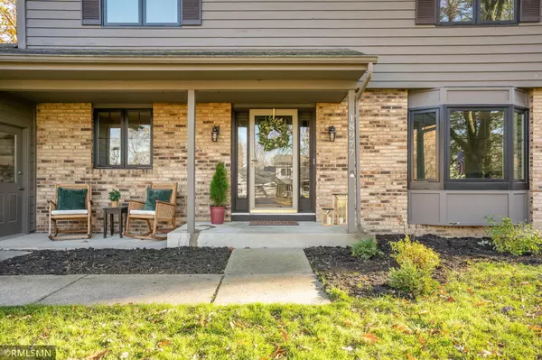 Eden Prairie, MN 55346,18977 Ellie LN