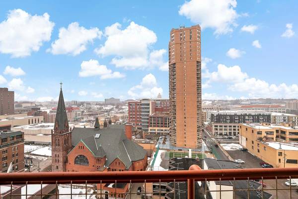 66 9th ST E #1912, Saint Paul, MN 55101