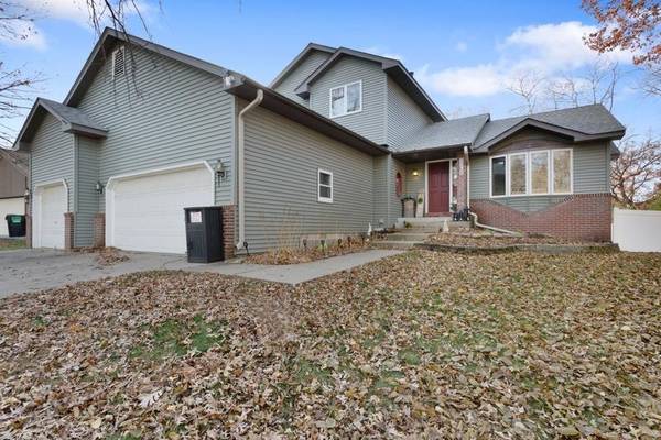 2065 Kings RD, Eagan, MN 55122