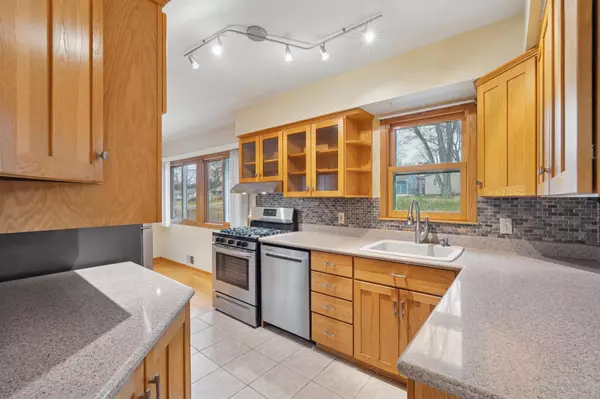 Woodbury, MN 55125,6249 Oak Knoll DR