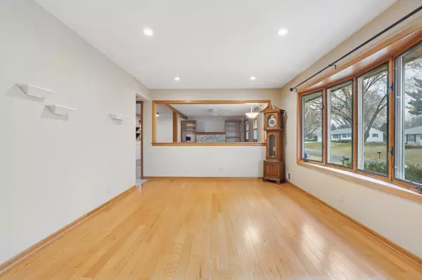 Woodbury, MN 55125,6249 Oak Knoll DR