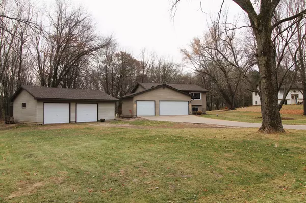 Ham Lake, MN 55304,122 168th AVE NE