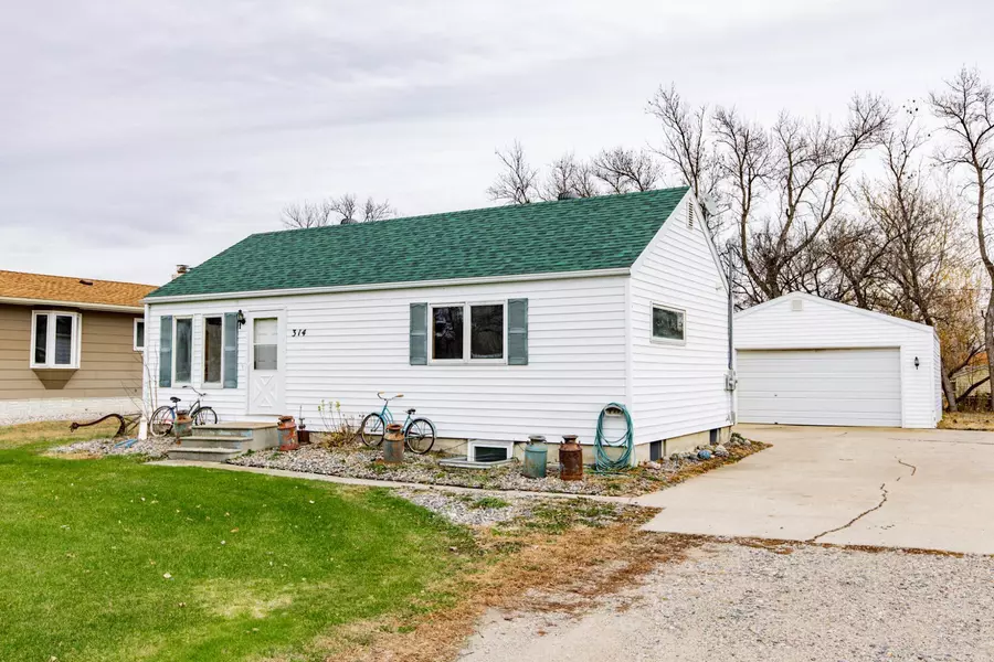 314 Nelson DR, Horace, ND 58047