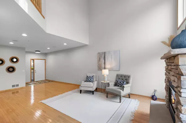 Eden Prairie, MN 55347,15561 Lilac DR