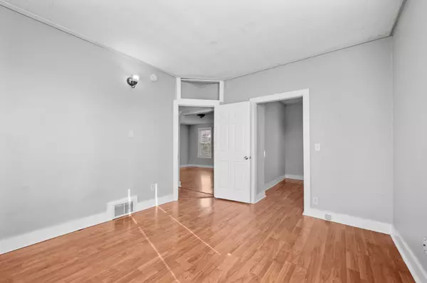 Minneapolis, MN 55418,2527 Washington ST NE