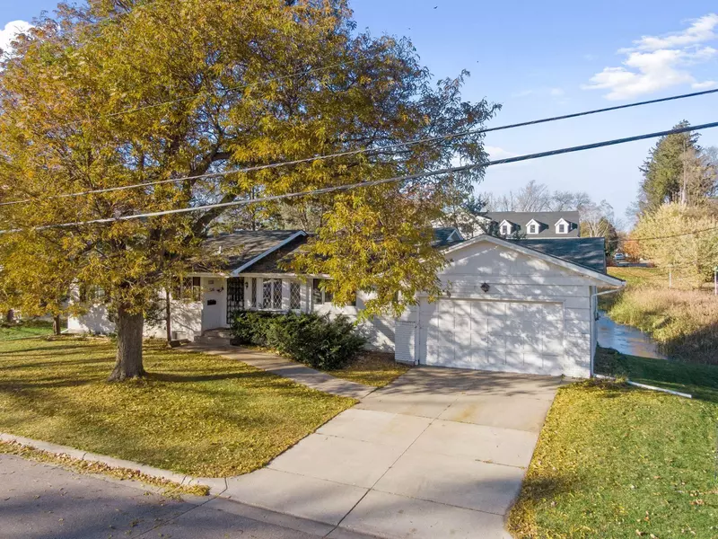 5536 Saint Johns AVE, Edina, MN 55424