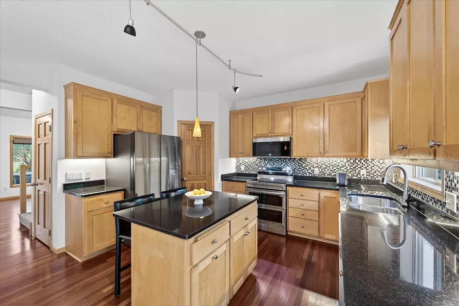 9333 Glacier RD, Minnetrista, MN 55375