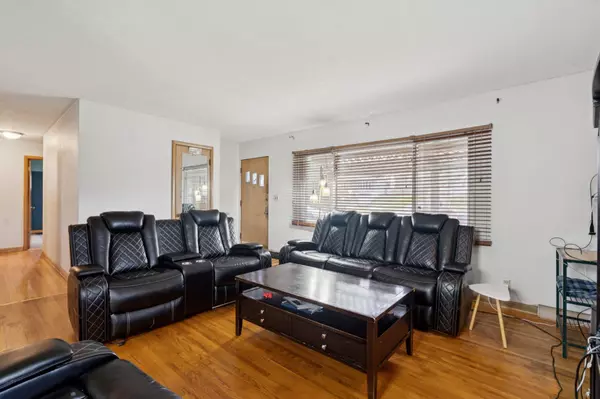 White Bear Lake, MN 55110,4002 Gisella BLVD