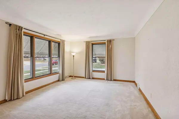 Roseville, MN 55113,2125 William ST