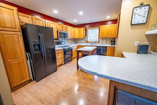 Ellsworth, WI 54011,275 E Sunset LN