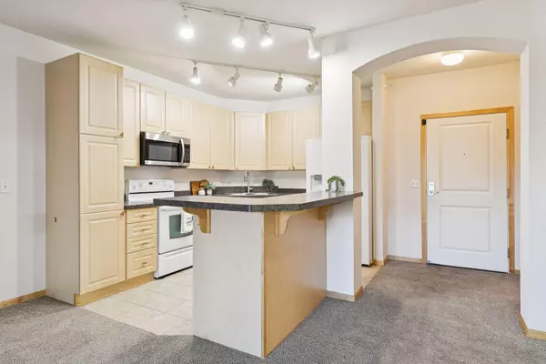 Saint Paul, MN 55116,1800 Graham AVE #325