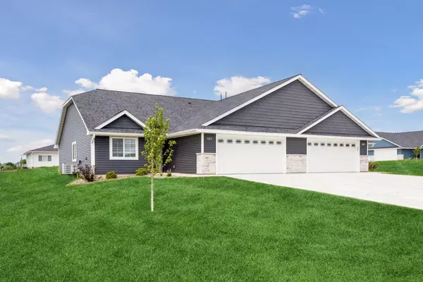 Roberts, WI 54023,613 Field Point ST