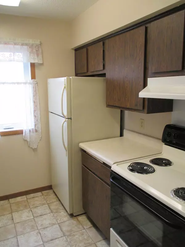 Osakis, MN 56360,480 W Main ST ##B8